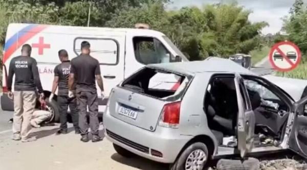 Policia Rodoviária Federal investiga acidente na BR-101 com duas vitimas fatais 